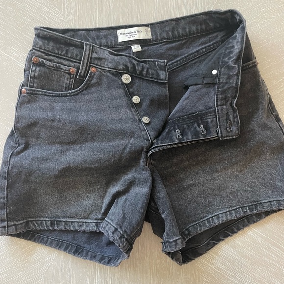 Abercrombie Curve Love Dad Shorts - Picture 4 of 4